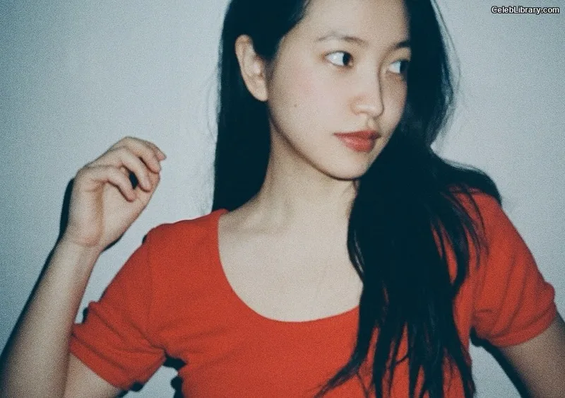 Kim Ye-rim (Yeri - Red Velvet) photo 10 of 107