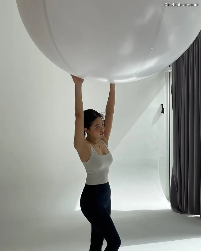 Kim Ye-rim (Yeri - Red Velvet) photo 24 of 107