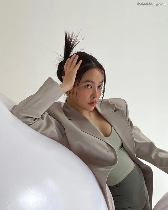 Kim Ye-rim (Yeri - Red Velvet) photo 2 of 107