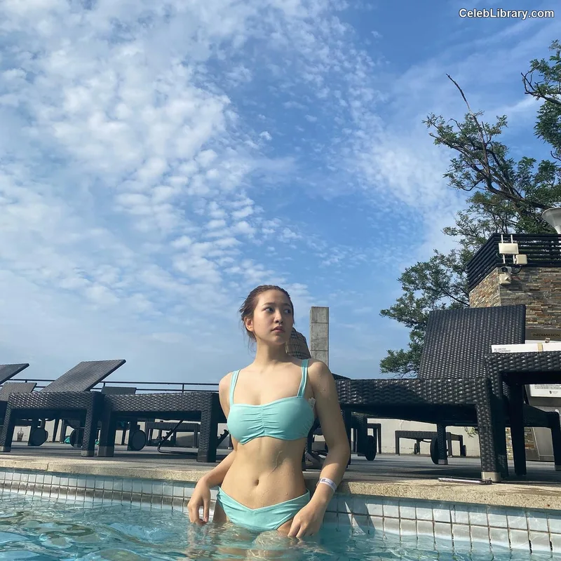 Kim Ye-rim (Yeri - Red Velvet) photo 17 of 107