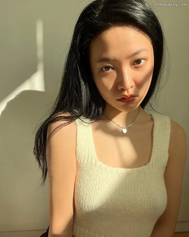 Kim Ye-rim (Yeri - Red Velvet) photo 5 of 107