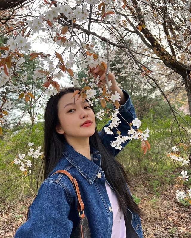 Kim Ye-rim (Yeri - Red Velvet) photo 7 of 107