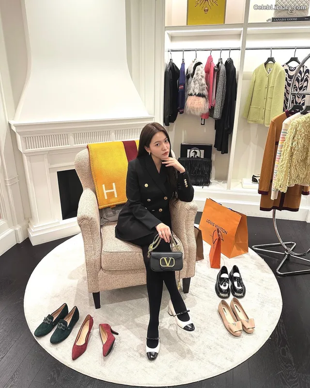 Kim Ye-rim (Yeri - Red Velvet) photo 24 of 107