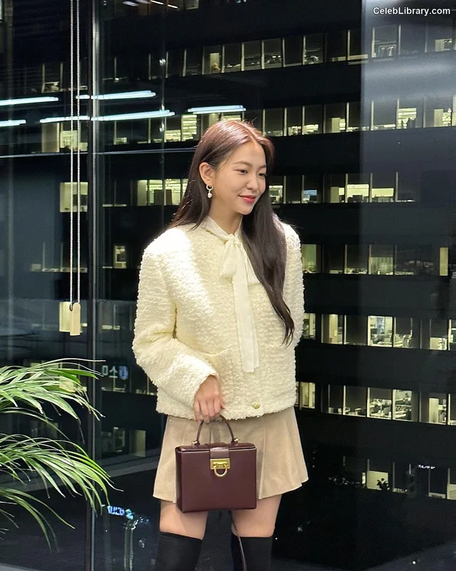 Kim Ye-rim (Yeri - Red Velvet) photo 5 of 107