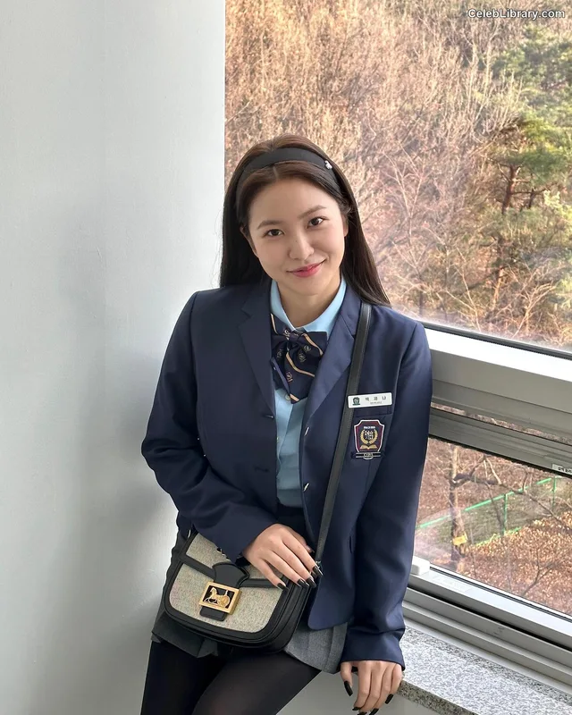 Kim Ye-rim (Yeri - Red Velvet) photo 8 of 107