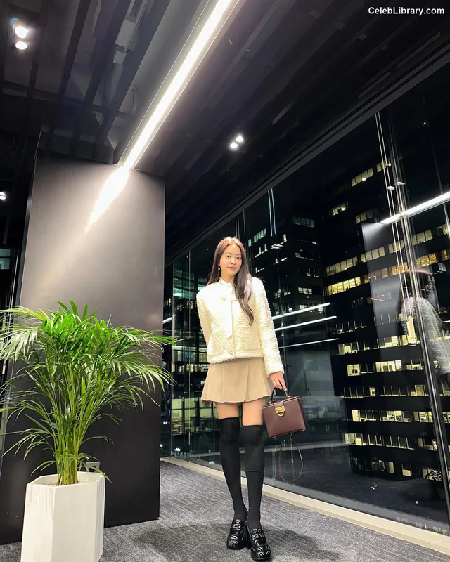 Kim Ye-rim (Yeri - Red Velvet) photo 9 of 107