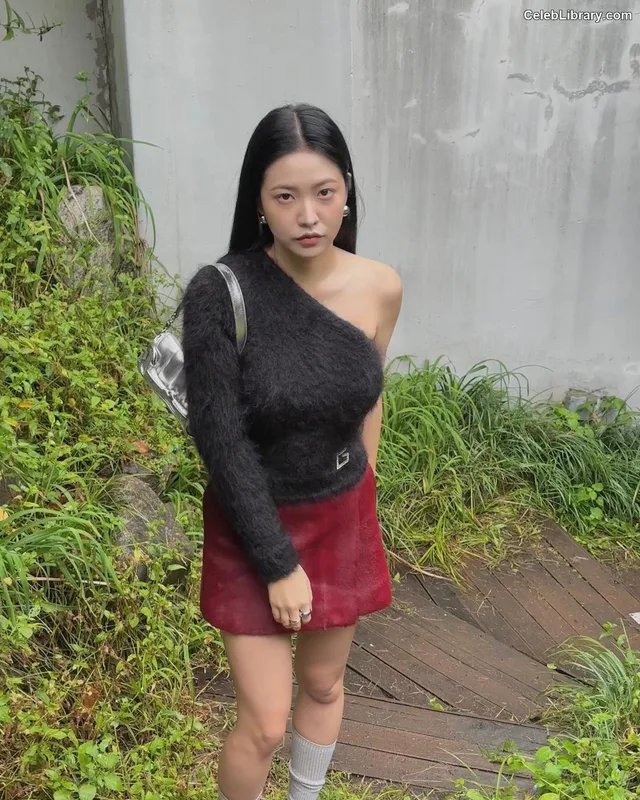 Kim Ye-rim (Yeri - Red Velvet) photo 15 of 107