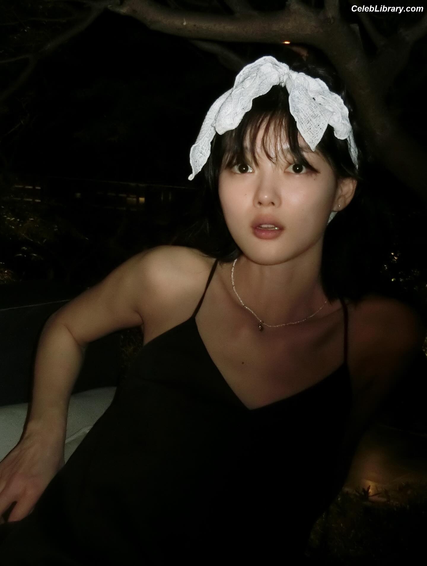Kim Yoo Jung photo 13 of 139