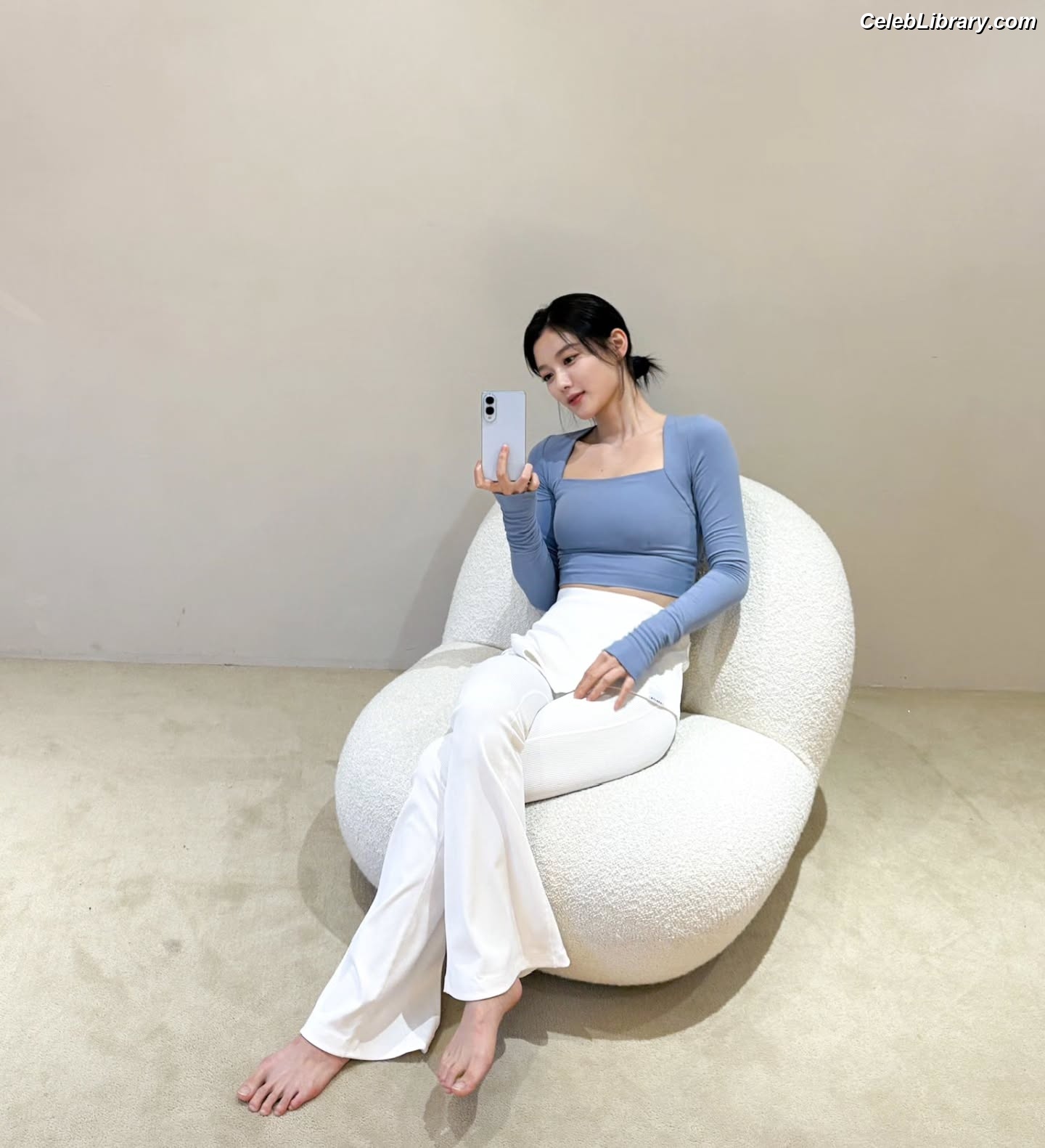 Kim Yoo Jung photo 20 of 139