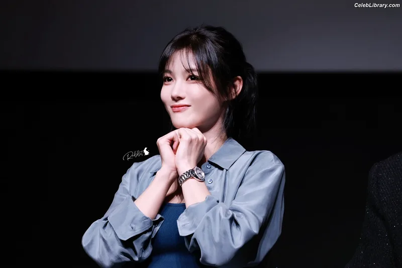 Kim Yoo Jung photo 8 of 139