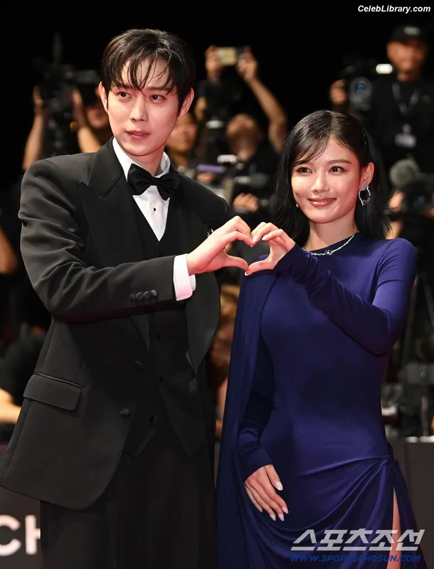 Kim Yoo Jung photo 21 of 139