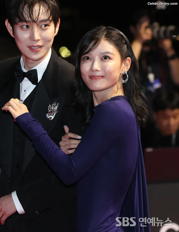 Kim Yoo Jung photo 11 of 139