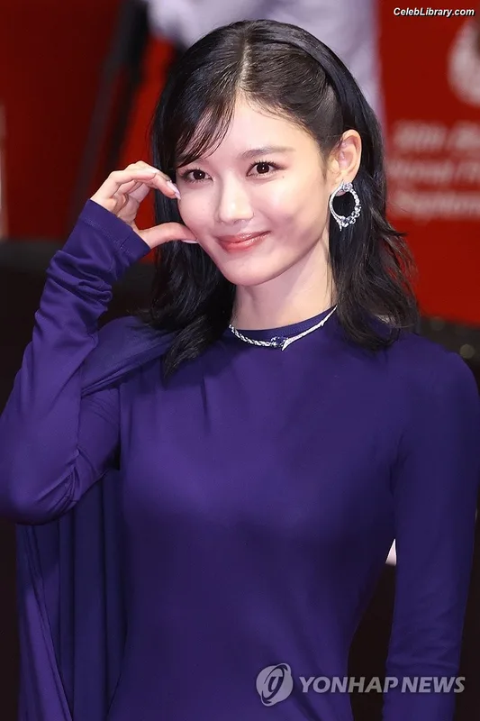 Kim Yoo Jung photo 20 of 139