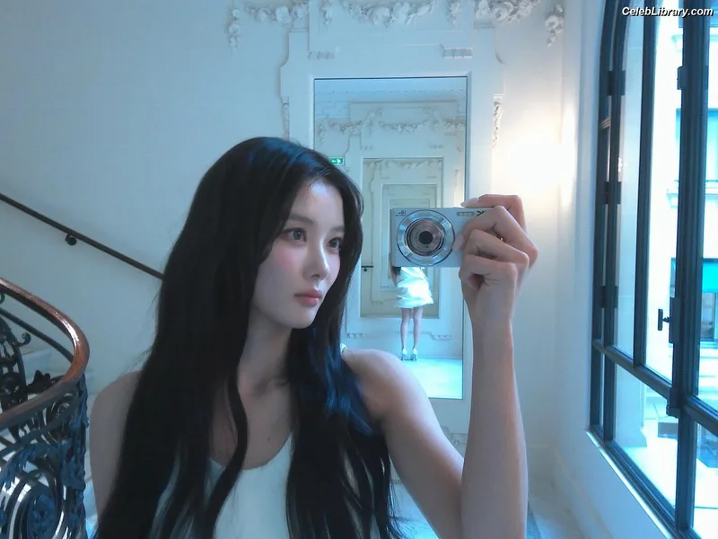 Kim Yoo Jung photo 24 of 139