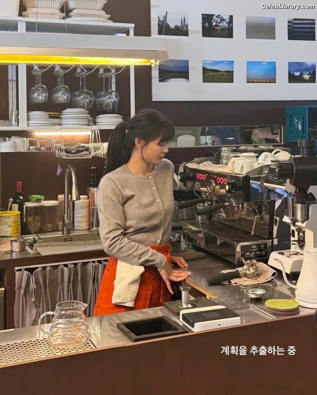 Kim Yoo Jung photo 18 of 139