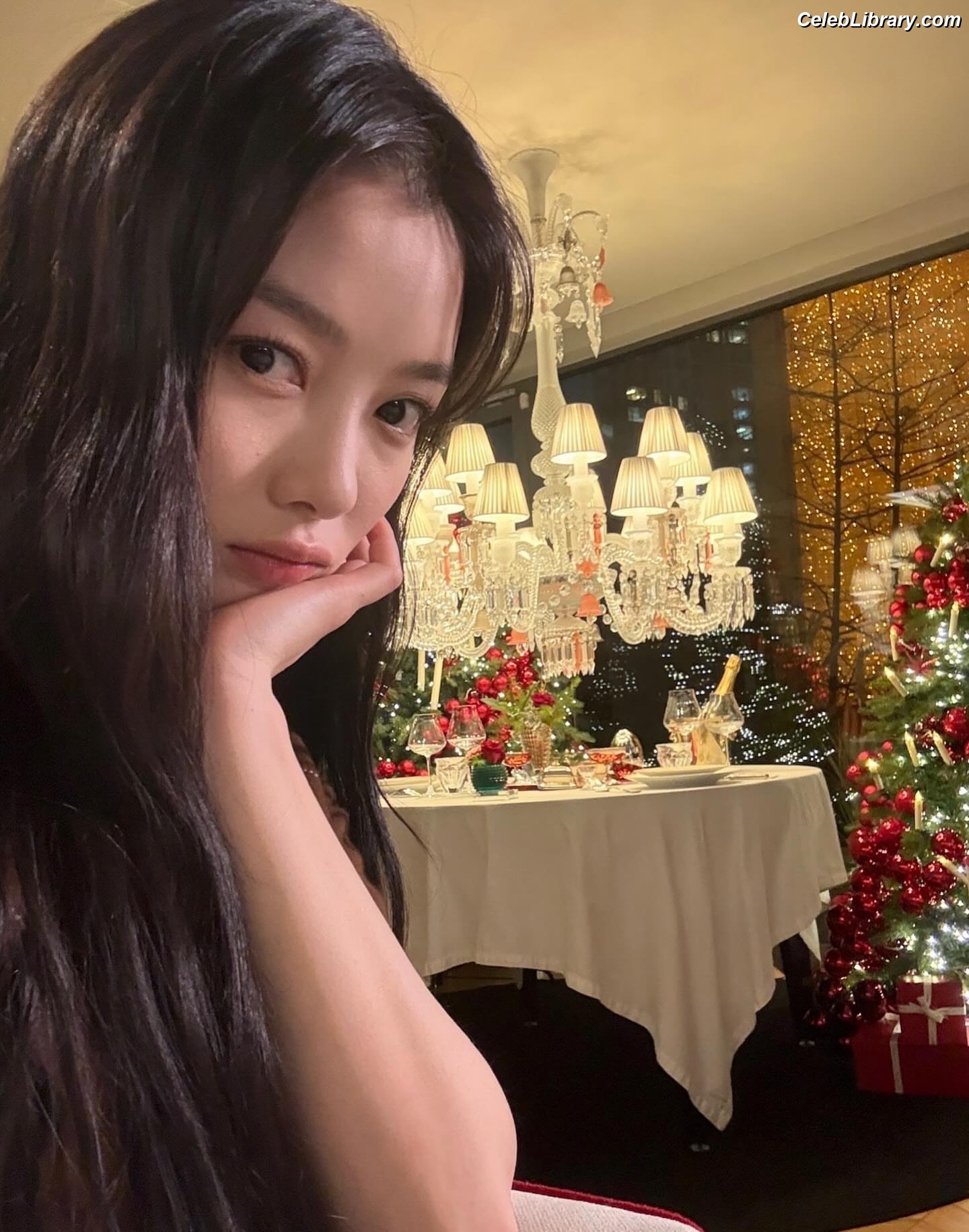 Kim Yoo Jung photo 19 of 139