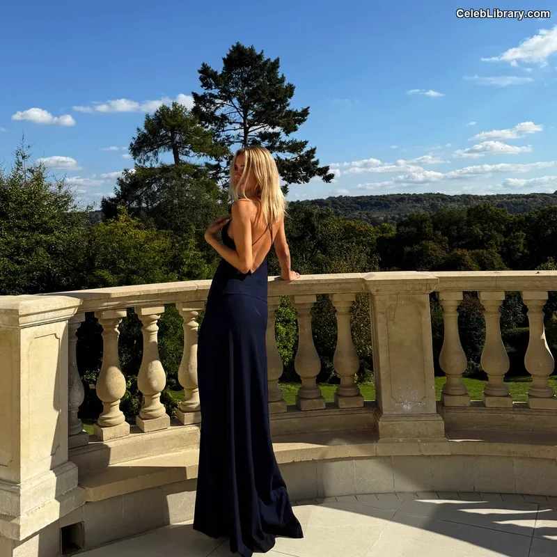 Kimberley Garner photo 1 of 384