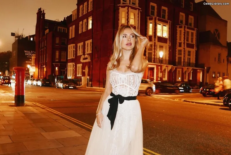 Kimberley Garner photo 23 of 384
