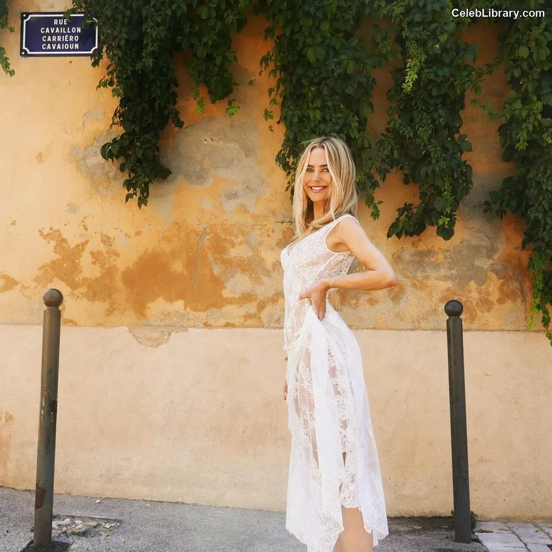 Kimberley Garner photo 9 of 384