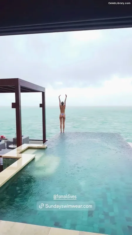 Kimberley Garner photo 13 of 384