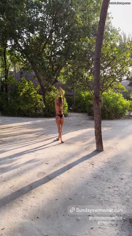 Kimberley Garner photo 23 of 384