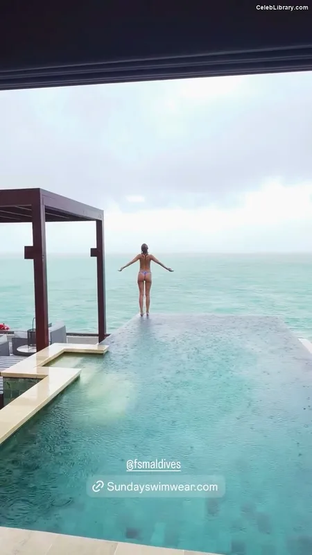 Kimberley Garner photo 16 of 384