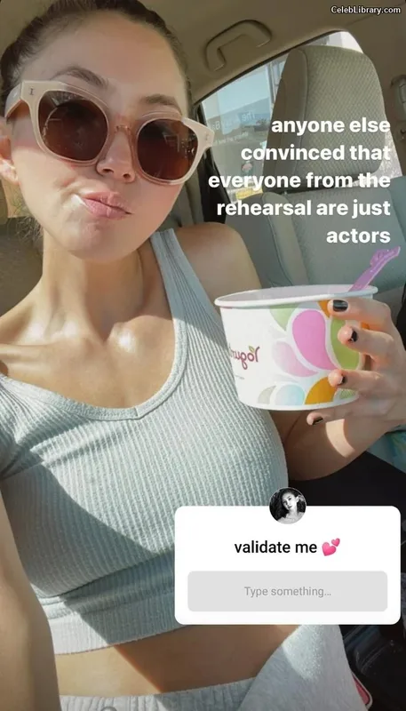 Kimiko Glenn photo 21 of 321