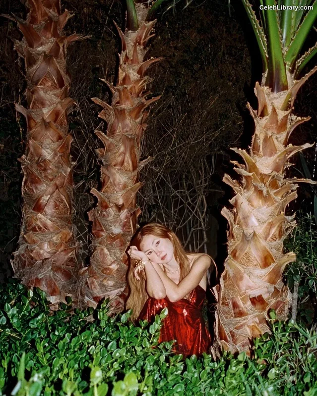 Kimiko Glenn photo 3 of 321