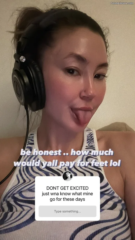 Kimiko Glenn photo 16 of 321