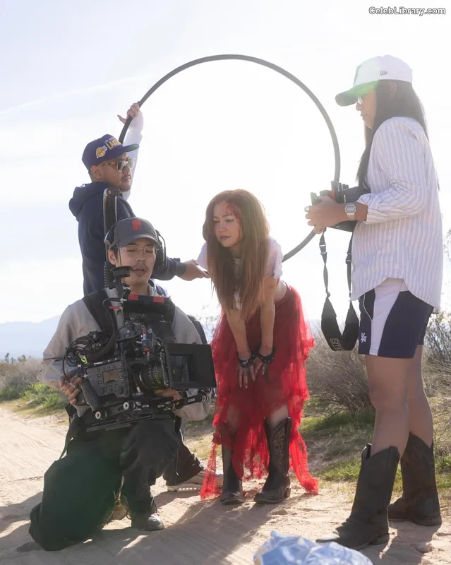 Kimiko Glenn photo 3 of 321