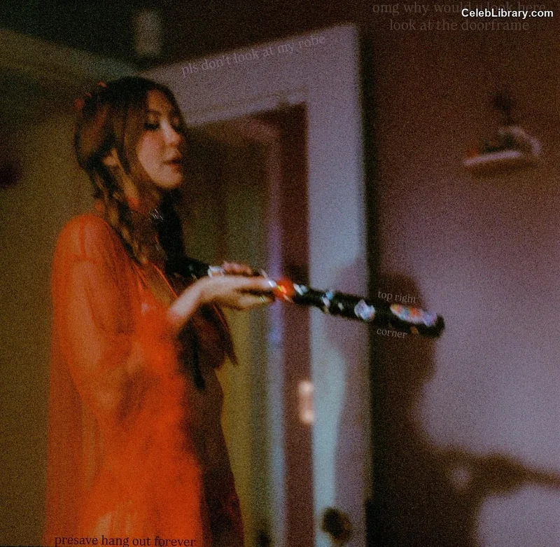 Kimiko Glenn photo 10 of 321