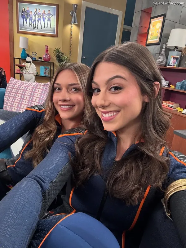Kira Kosarin photo 9 of 912