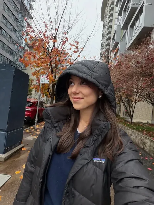 Kira Kosarin photo 1 of 912