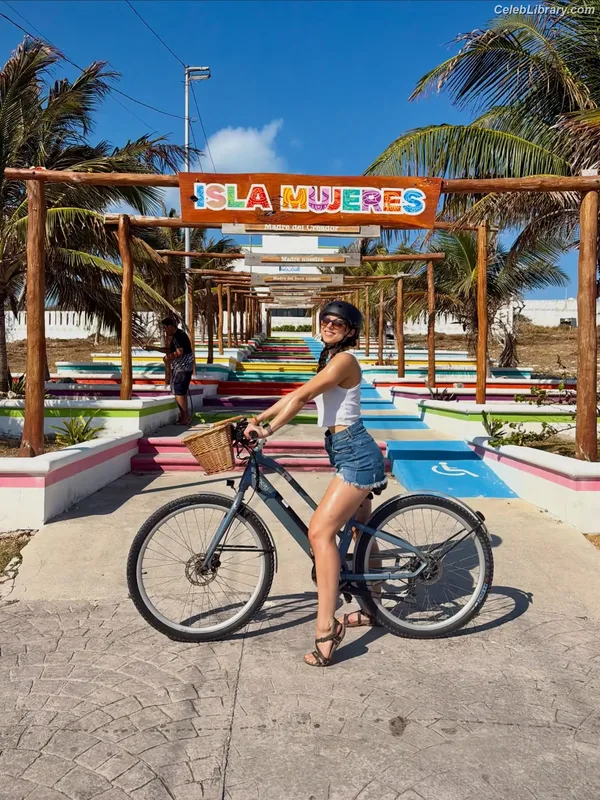 Kira Kosarin photo 10 of 912