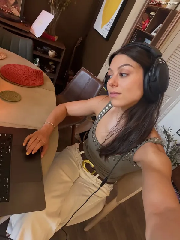 Kira Kosarin photo 4 of 912