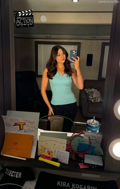 Kira Kosarin photo 1 of 912
