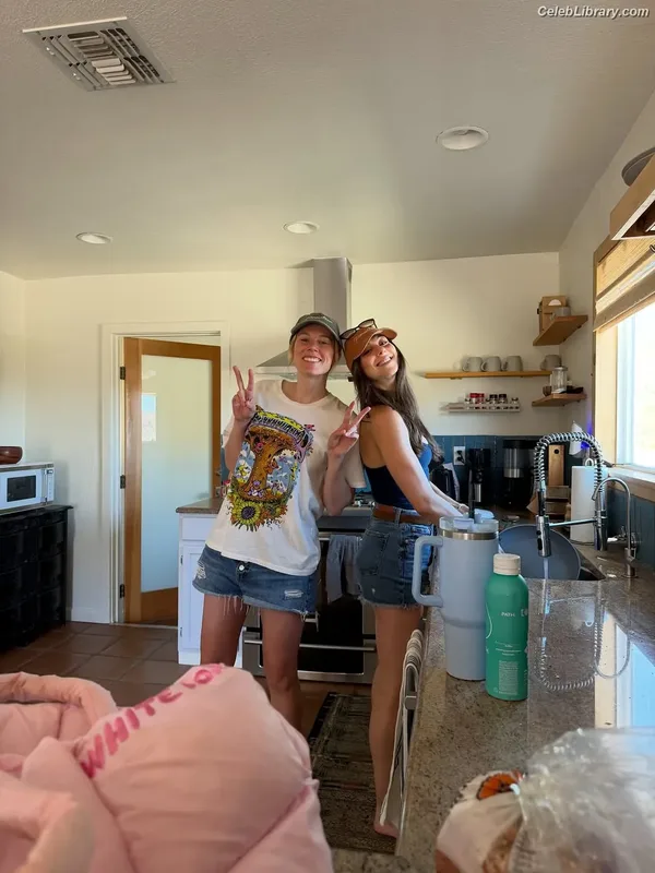 Kira Kosarin photo 5 of 912