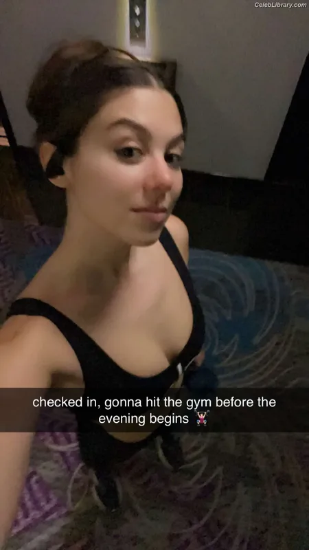 Kira Kosarin photo 1 of 912