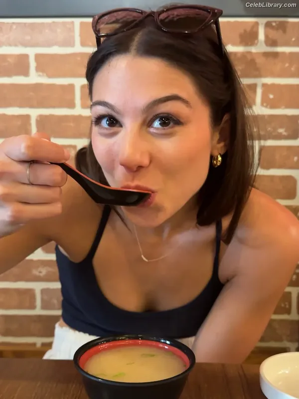 Kira Kosarin photo 5 of 912