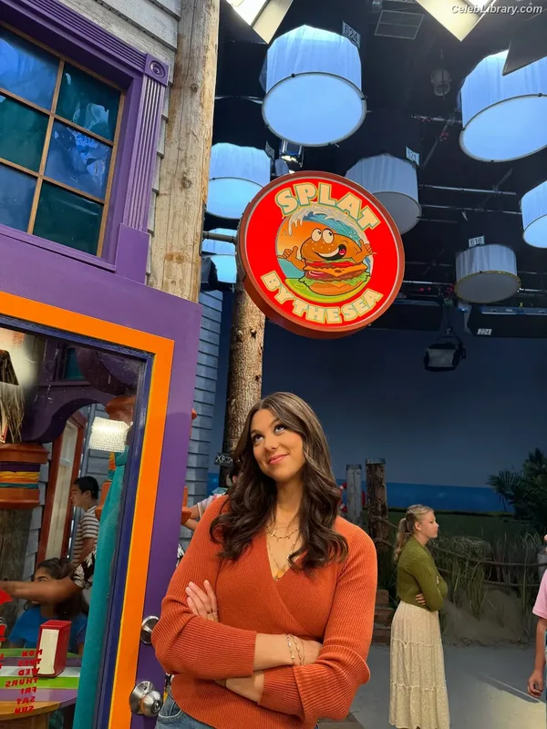 Kira Kosarin photo 1 of 912