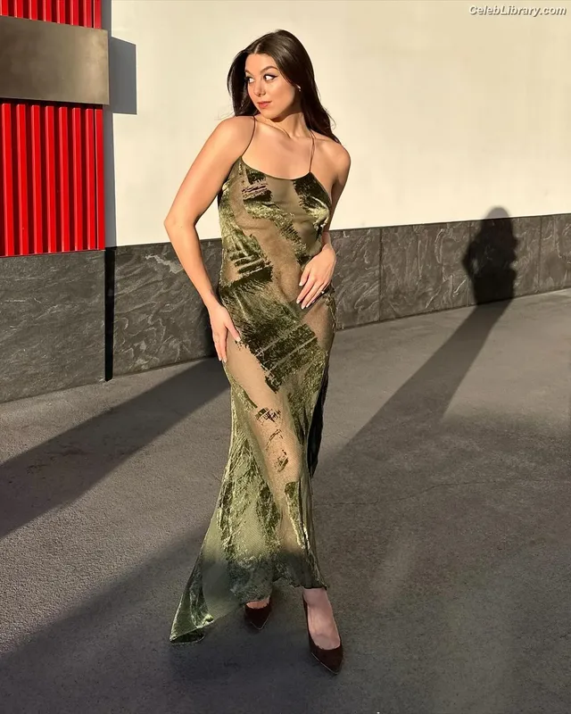 Kira Kosarin photo 5 of 912