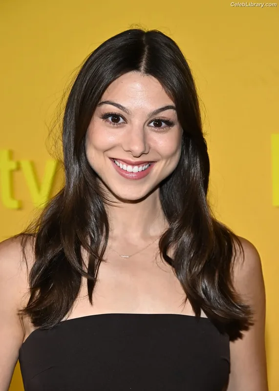 Kira Kosarin photo 10 of 912