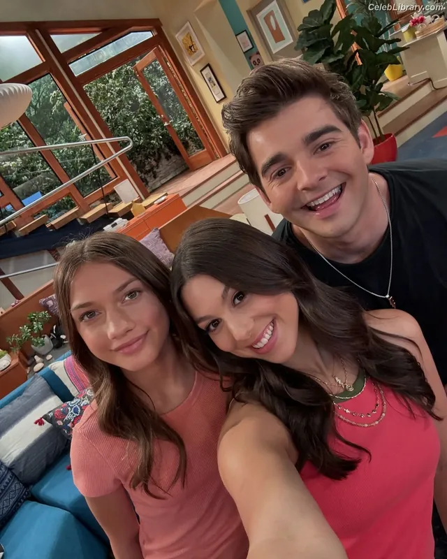 Kira Kosarin photo 17 of 912