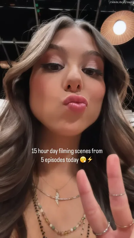 Kira Kosarin photo 16 of 912
