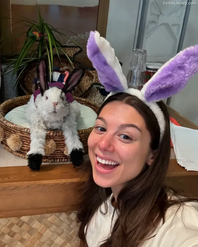 Kira Kosarin photo 1 of 912