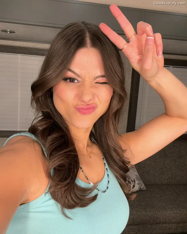 Kira Kosarin photo 14 of 912