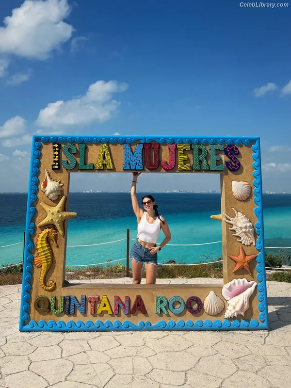 Kira Kosarin photo 4 of 912