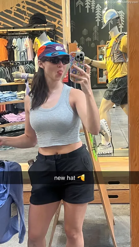 Kira Kosarin photo 1 of 912