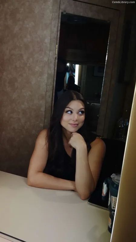 Kira Kosarin photo 6 of 912
