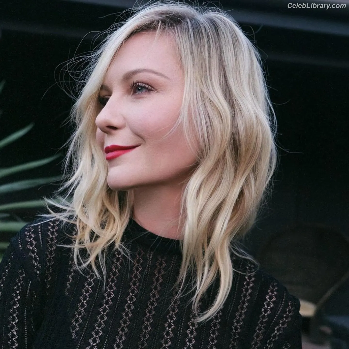 Kirsten Dunst photo 19 of 300